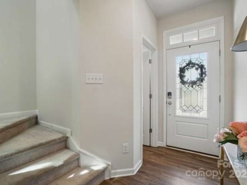 9424 Avery Lilac Lane, Fort Mill, SC 29707.  MLS# CAR4245112, YatesRealty ID 9294. Entry
