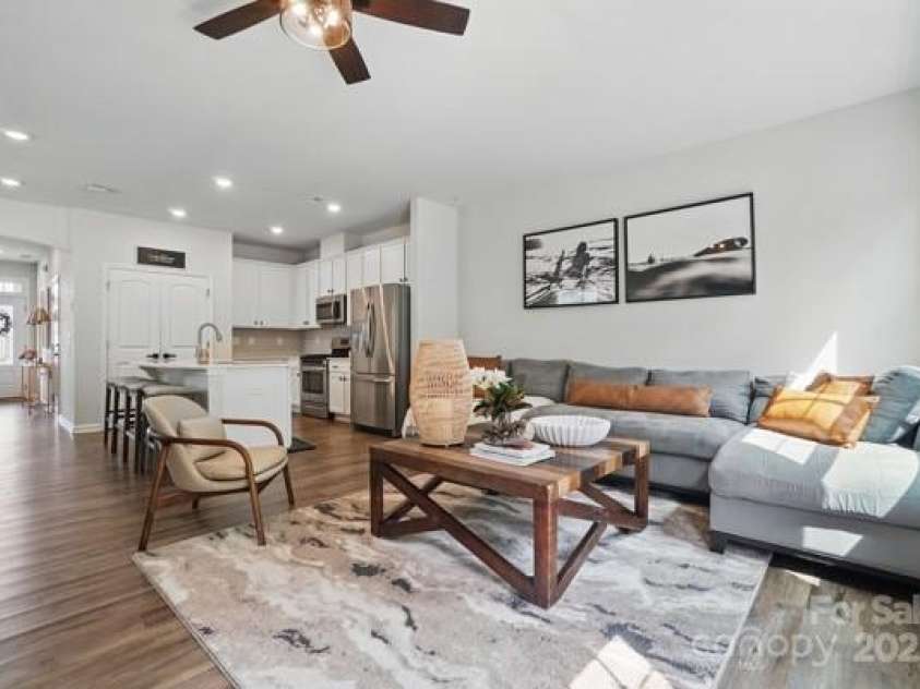 9424 Avery Lilac Lane, Fort Mill, SC 29707.  MLS# CAR4245112, YatesRealty ID 9294. Living