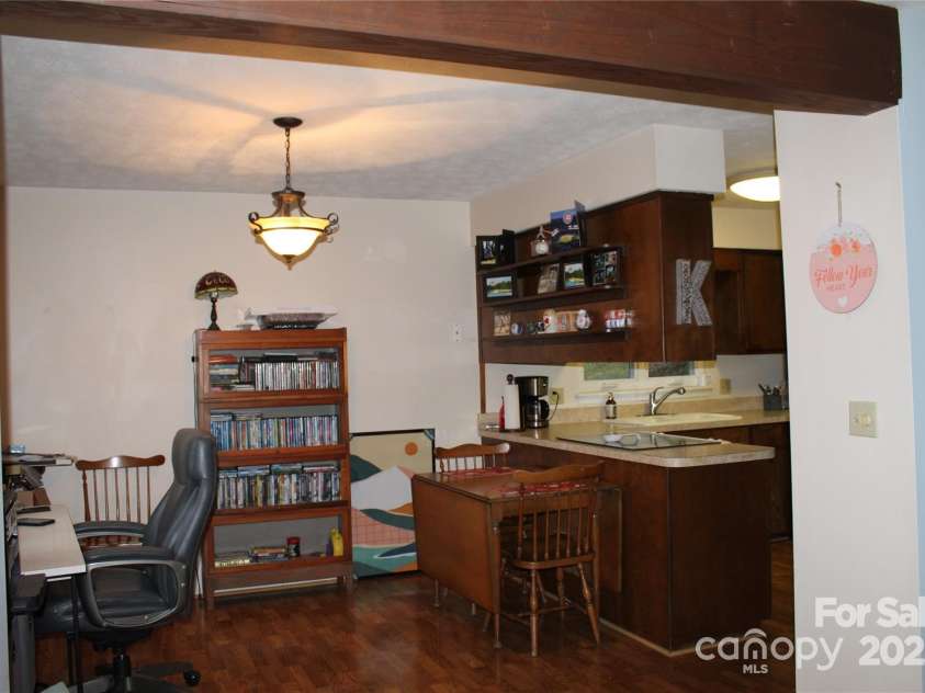 65 Maxine Lane, Hendersonville, NC 28739.  MLS# CAR4292829, YatesRealty ID 9295. 