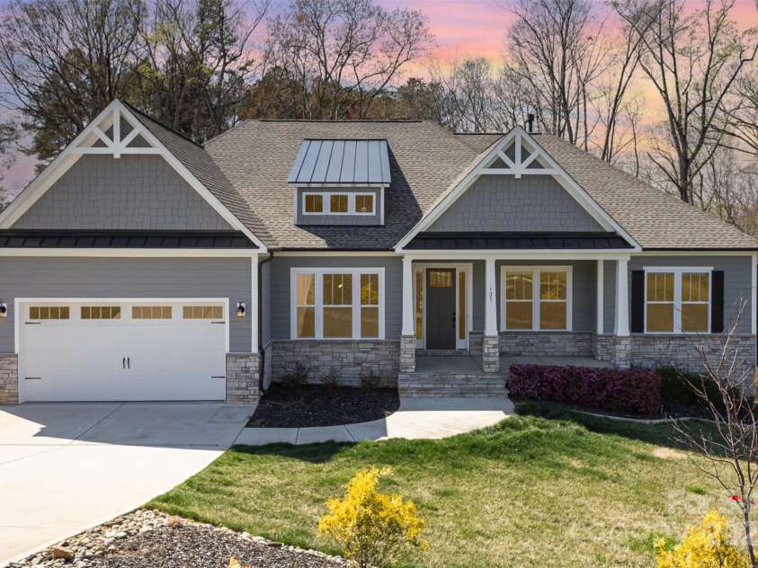 123 Farm Knoll Way, Mooresville, NC 28117.  MLS# CAR4239025, YatesRealty ID 9297. 