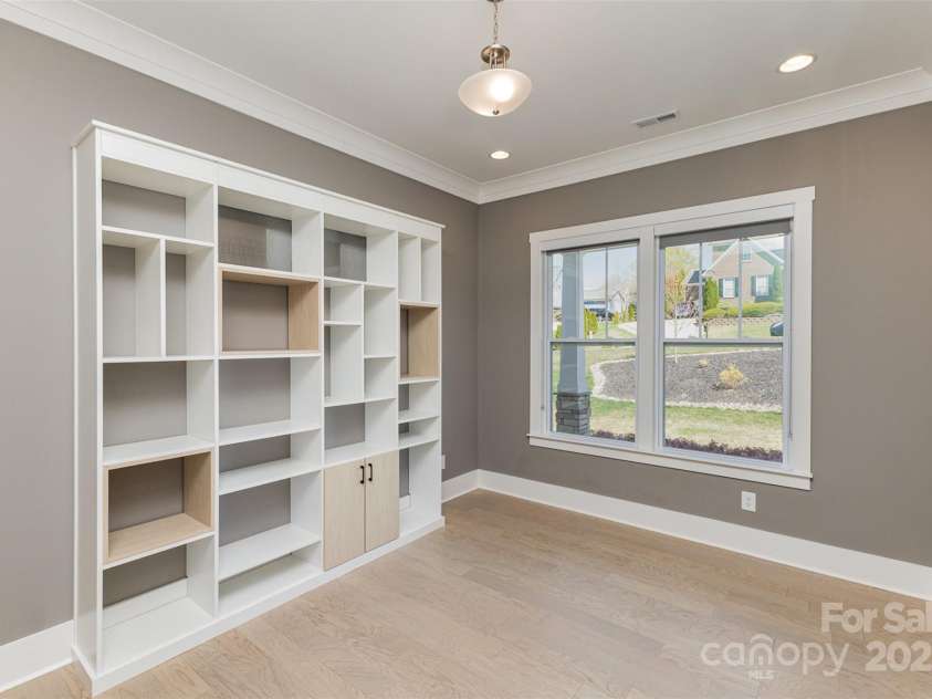 123 Farm Knoll Way, Mooresville, NC 28117.  MLS# CAR4239025, YatesRealty ID 9297. Office/Flex room on main living level
