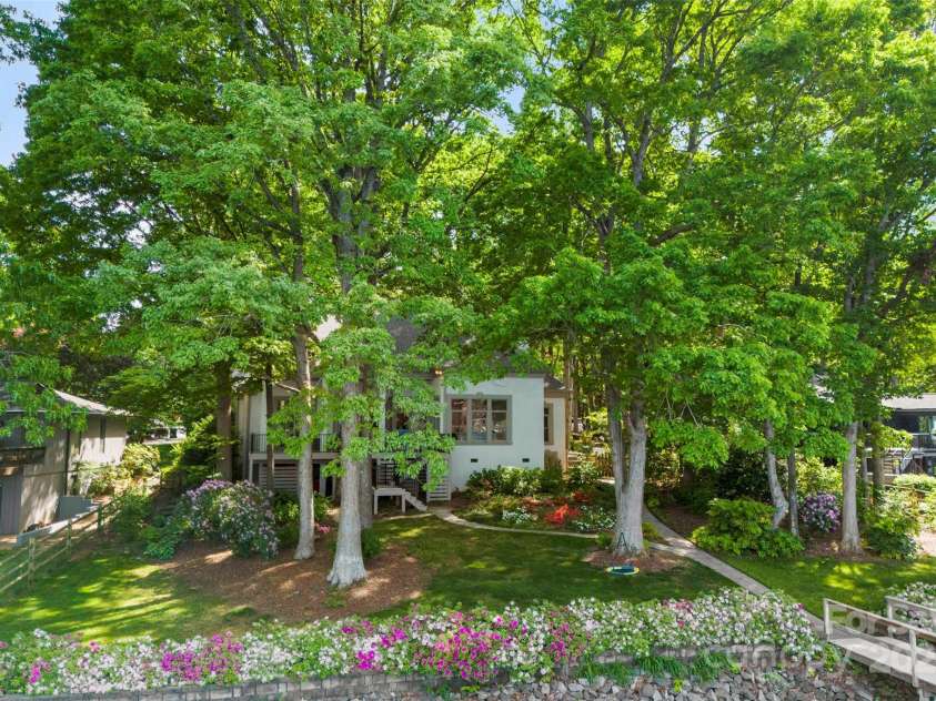 15838 Pineknoll Lane, Huntersville, NC 28078.  MLS# CAR4251643, YatesRealty ID 9298. Back yard paradise