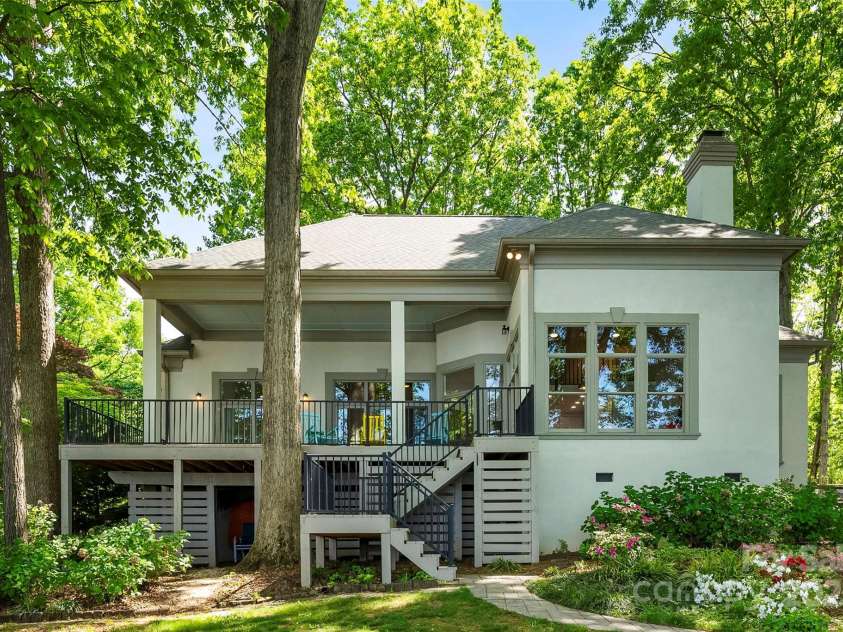 15838 Pineknoll Lane, Huntersville, NC 28078.  MLS# CAR4251643, YatesRealty ID 9298. Beautiful architectural design