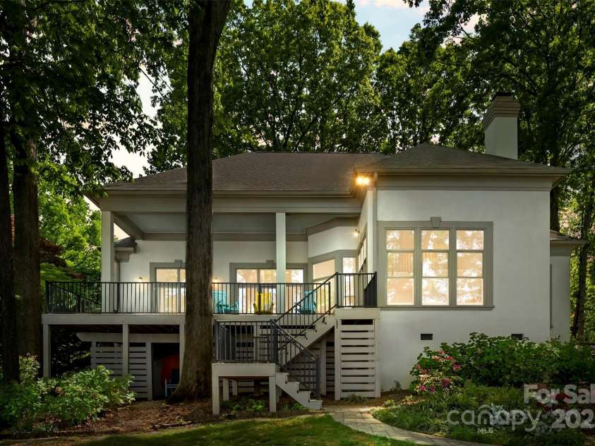 15838 Pineknoll Lane, Huntersville, NC 28078.  MLS# CAR4251643, YatesRealty ID 9298. Beautiful house