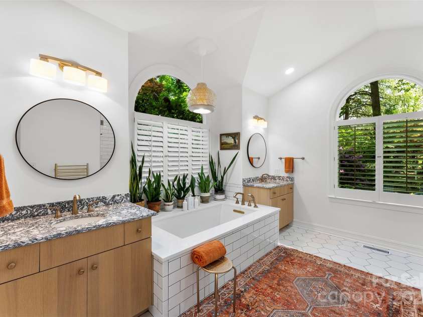 15838 Pineknoll Lane, Huntersville, NC 28078.  MLS# CAR4251643, YatesRealty ID 9298. Completely updated primary bathroom