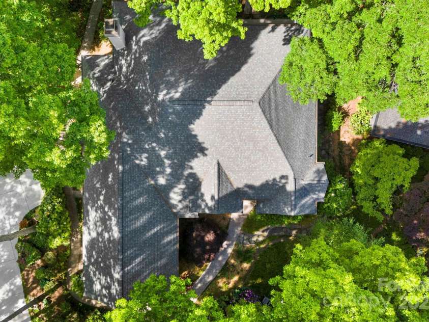 15838 Pineknoll Lane, Huntersville, NC 28078.  MLS# CAR4251643, YatesRealty ID 9298. New architectural shingles roof 2023