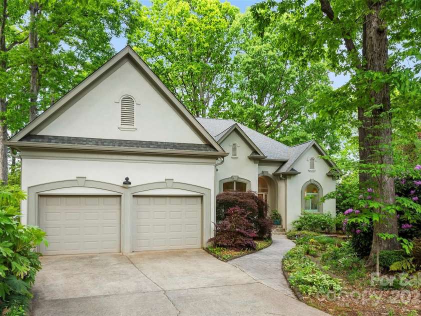 15838 Pineknoll Lane, Huntersville, NC 28078.  MLS# CAR4251643, YatesRealty ID 9298. New exterior paint