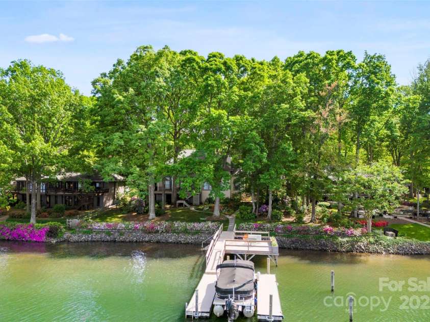 15838 Pineknoll Lane, Huntersville, NC 28078.  MLS# CAR4251643, YatesRealty ID 9298. Newly redone private boat dock and refurbished boat lift.