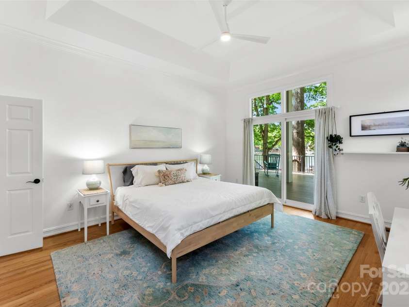 15838 Pineknoll Lane, Huntersville, NC 28078.  MLS# CAR4251643, YatesRealty ID 9298. Spacious and bright primary bedroom