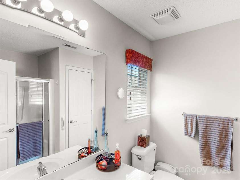 115 Keswick Lane, Mooresville, NC 28117.  MLS# CAR4245086, YatesRealty ID 9299. Primary bath