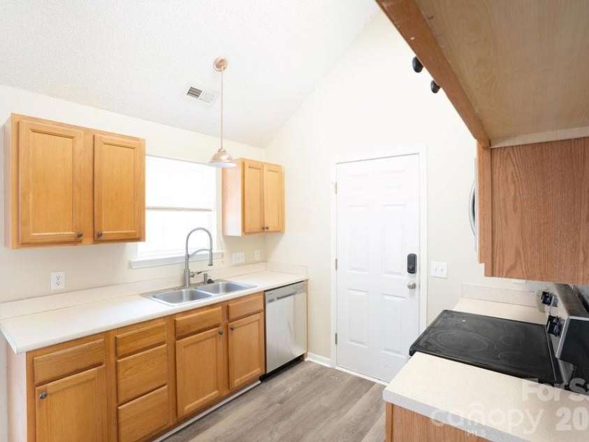122 Addison Place, Troutman, NC 28166.  MLS# CAR4363617, YatesRealty ID 9299. 