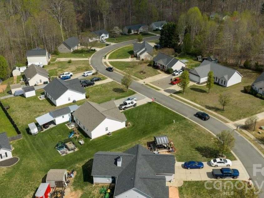 122 Addison Place, Troutman, NC 28166.  MLS# CAR4363617, YatesRealty ID 9299. 