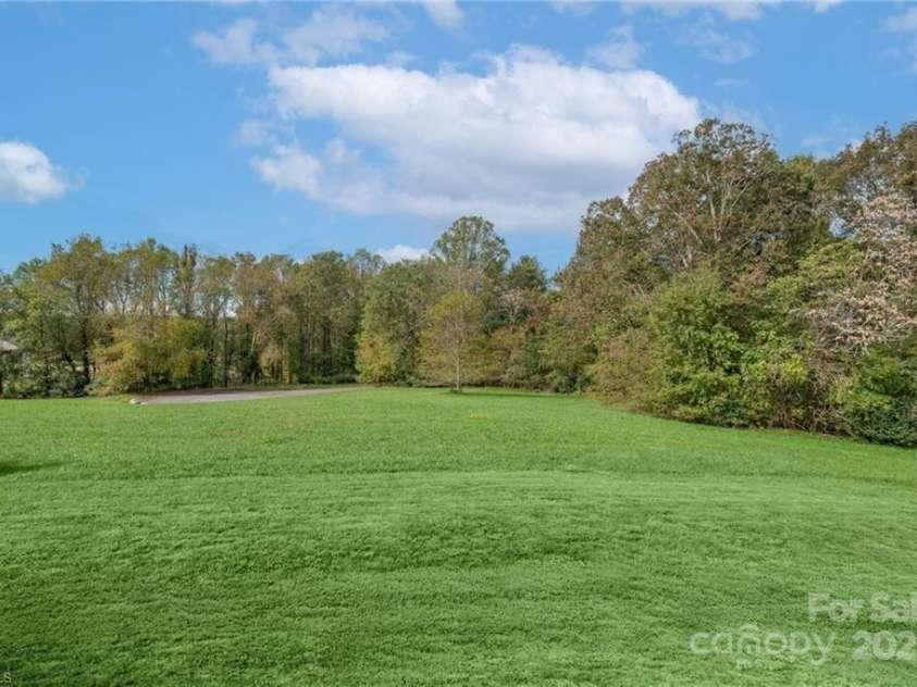 202 Canterbury Drive, North Wilkesboro, NC 28659.  MLS# CAR4310794, YatesRealty ID 93. 