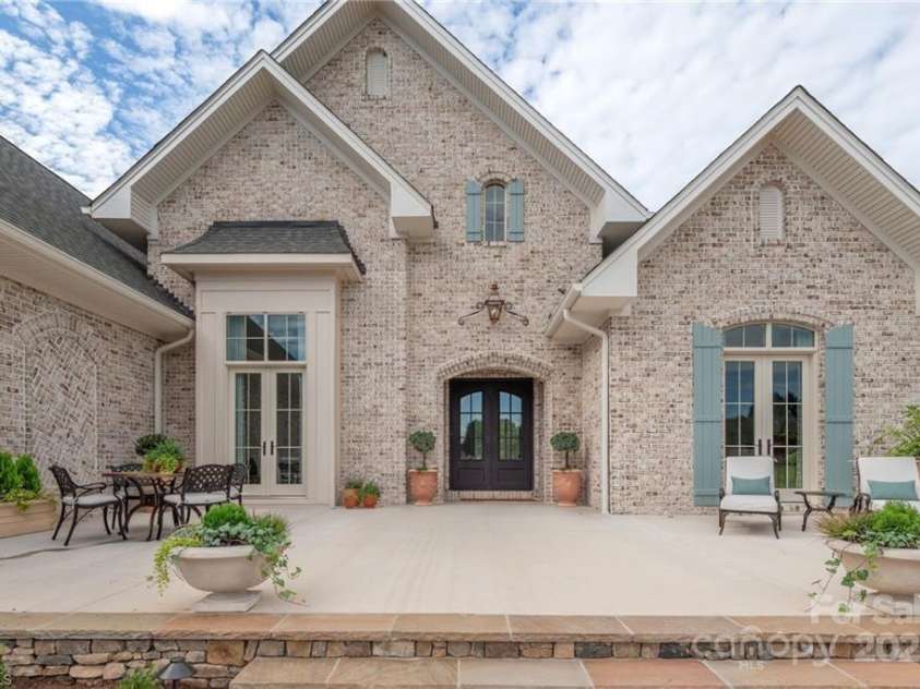 202 Canterbury Drive, North Wilkesboro, NC 28659.  MLS# CAR4310794, YatesRealty ID 93. 