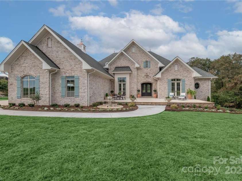 202 Canterbury Drive, North Wilkesboro, NC 28659.  MLS# CAR4310794, YatesRealty ID 93. 