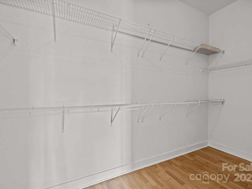 708 Davidson Street, Charlotte, NC 28202.  MLS# CAR4192803, YatesRealty ID 930. Walk in closet