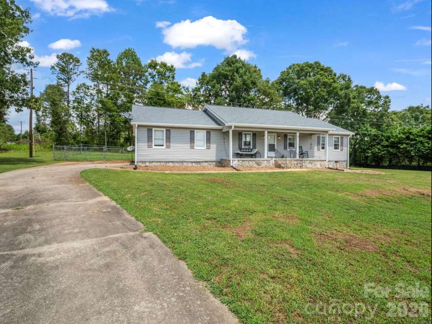 266 Asheland Drive, Ellenboro, NC 28040.  MLS# CAR4287038, YatesRealty ID 9300. 