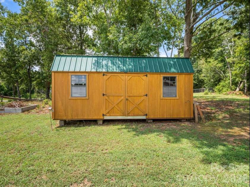 266 Asheland Drive, Ellenboro, NC 28040.  MLS# CAR4287038, YatesRealty ID 9300. 