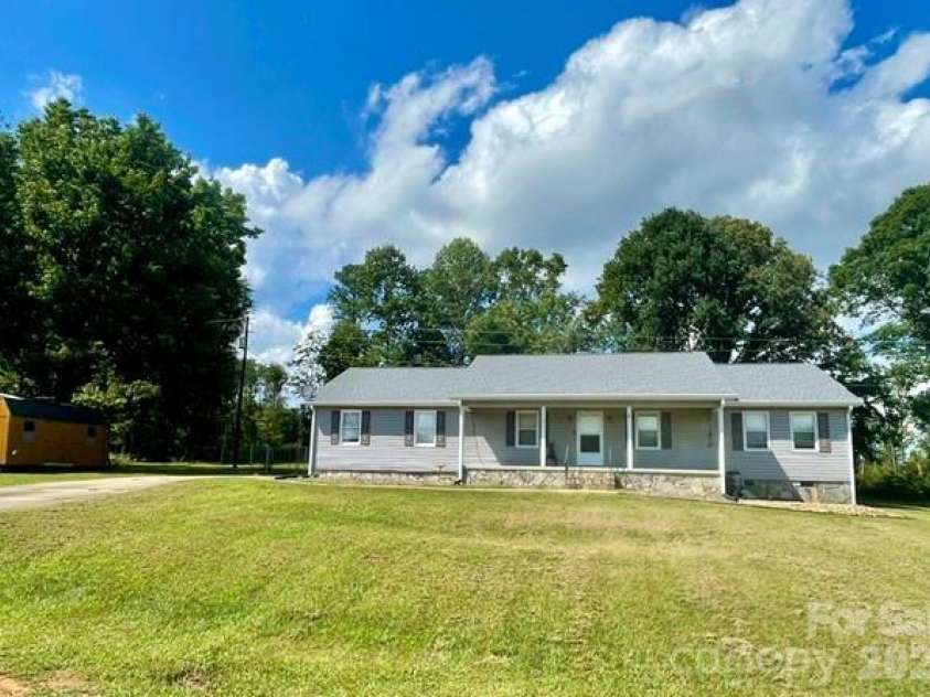 266 Asheland Drive, Ellenboro, NC 28040.  MLS# CAR4287038, YatesRealty ID 9300. 
