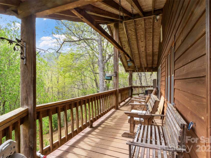 90 Bee Ridge, Burnsville, NC 28714.  MLS# CAR4251828, YatesRealty ID 9300. 