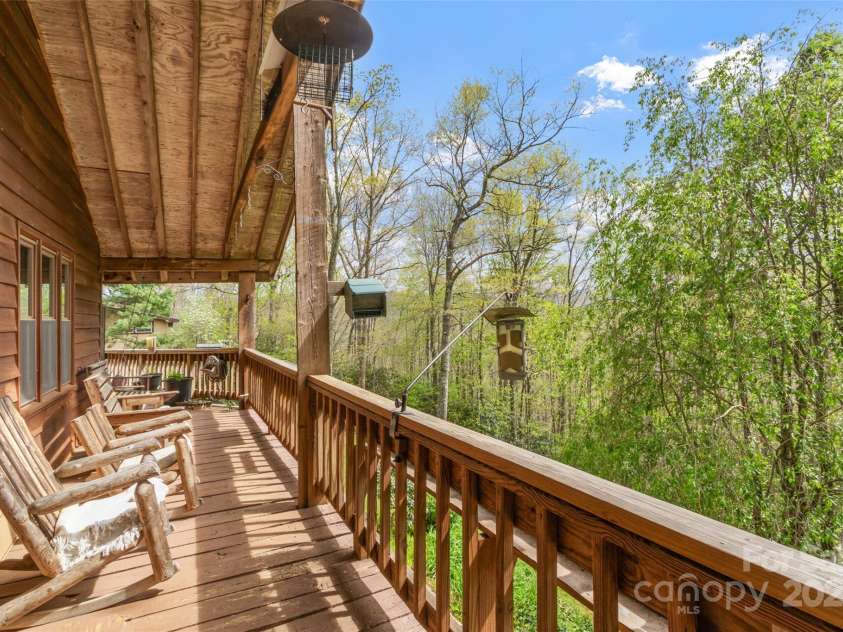 90 Bee Ridge, Burnsville, NC 28714.  MLS# CAR4251828, YatesRealty ID 9300. 