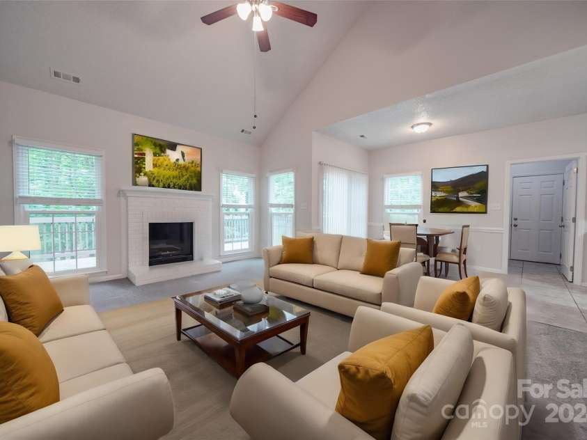 6232 Hickory Cove Lane, Charlotte, NC 28269.  MLS# CAR4151854, YatesRealty ID 9301. 