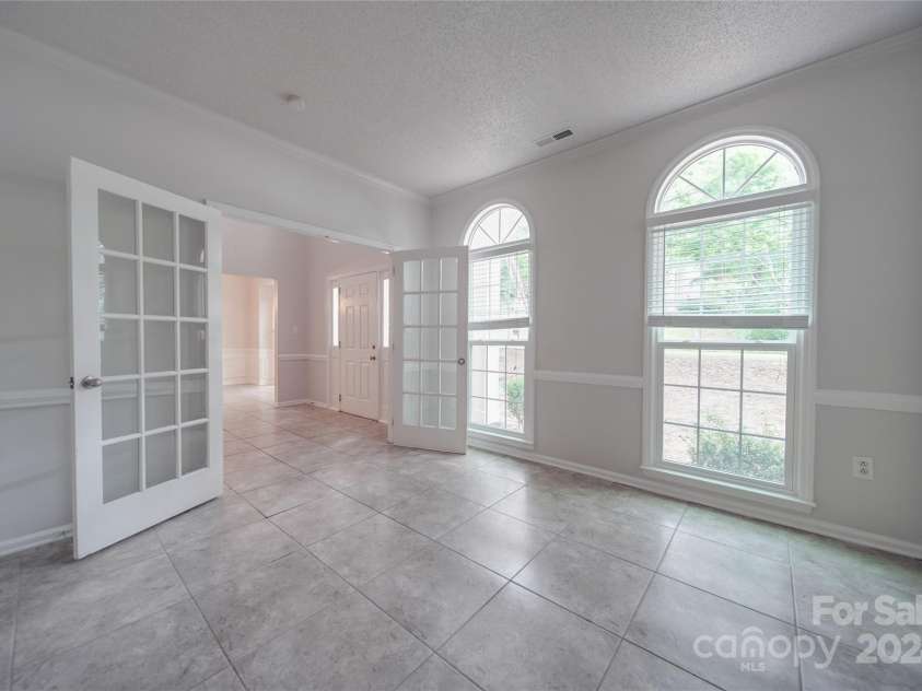 6232 Hickory Cove Lane, Charlotte, NC 28269.  MLS# CAR4151854, YatesRealty ID 9301. 