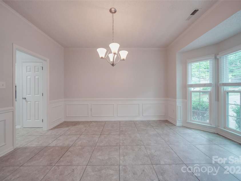 6232 Hickory Cove Lane, Charlotte, NC 28269.  MLS# CAR4151854, YatesRealty ID 9301. 