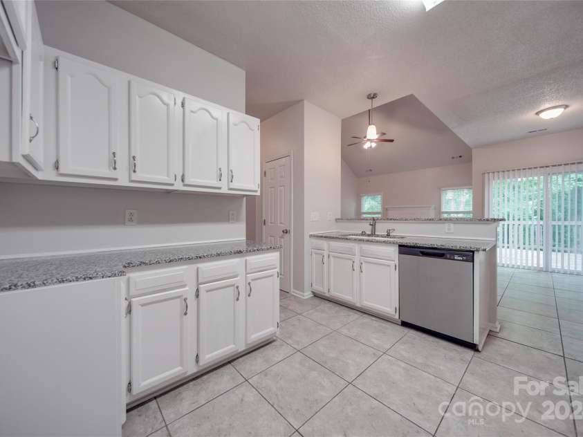 6232 Hickory Cove Lane, Charlotte, NC 28269.  MLS# CAR4151854, YatesRealty ID 9301. 