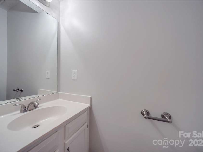 6232 Hickory Cove Lane, Charlotte, NC 28269.  MLS# CAR4151854, YatesRealty ID 9301. 