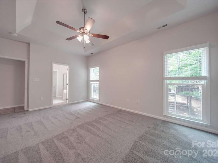 6232 Hickory Cove Lane, Charlotte, NC 28269.  MLS# CAR4151854, YatesRealty ID 9301. 