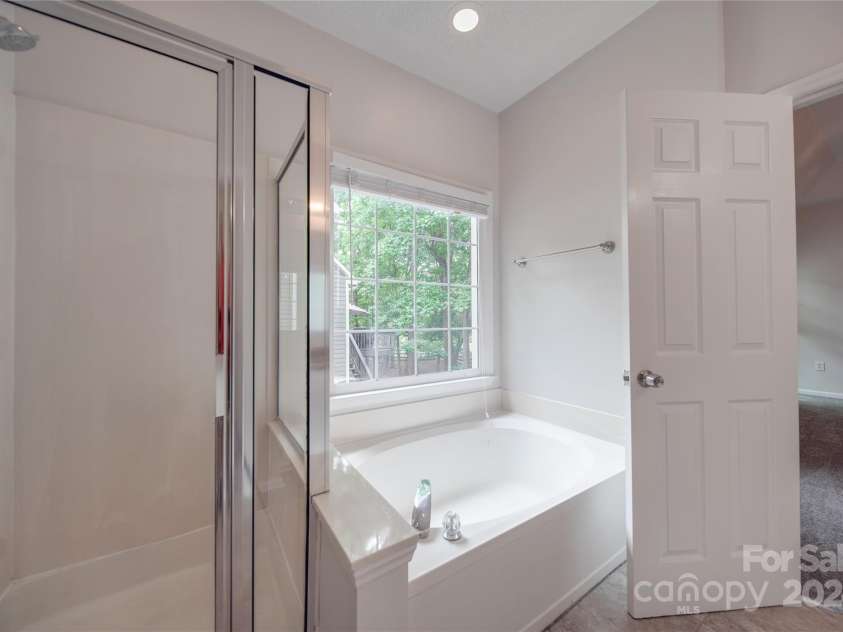 6232 Hickory Cove Lane, Charlotte, NC 28269.  MLS# CAR4151854, YatesRealty ID 9301. 