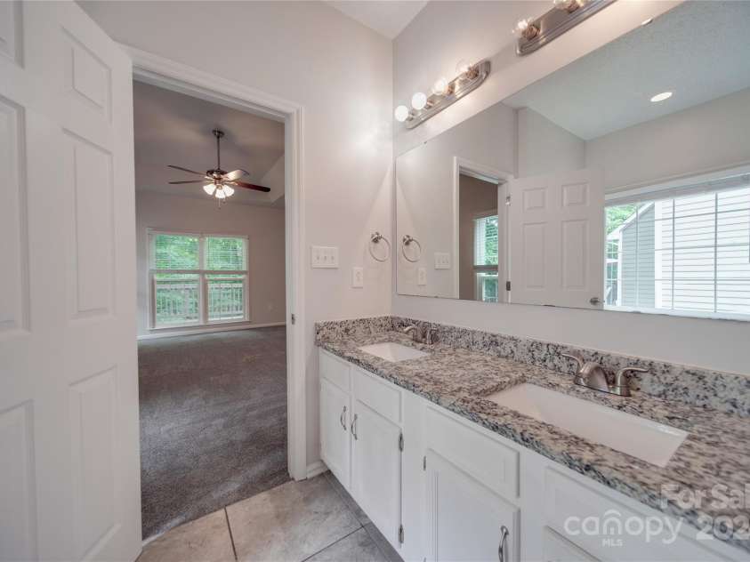 6232 Hickory Cove Lane, Charlotte, NC 28269.  MLS# CAR4151854, YatesRealty ID 9301. 