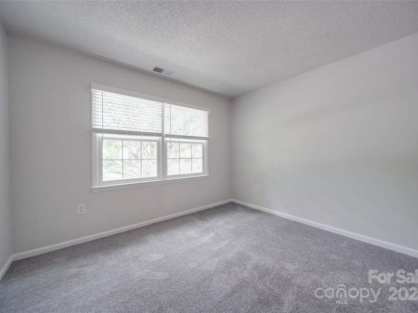 6232 Hickory Cove Lane, Charlotte, NC 28269.  MLS# CAR4151854, YatesRealty ID 9301. 