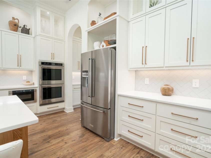 1208 Union Road, Matthews, NC 28104.  MLS# CAR4238047, YatesRealty ID 9302. 