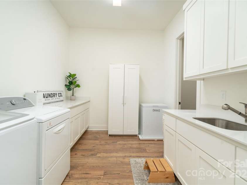 1208 Union Road, Matthews, NC 28104.  MLS# CAR4238047, YatesRealty ID 9302. 