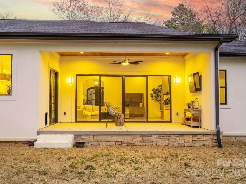 1208 Union Road, Matthews, NC 28104.  MLS# CAR4238047, YatesRealty ID 9302. 