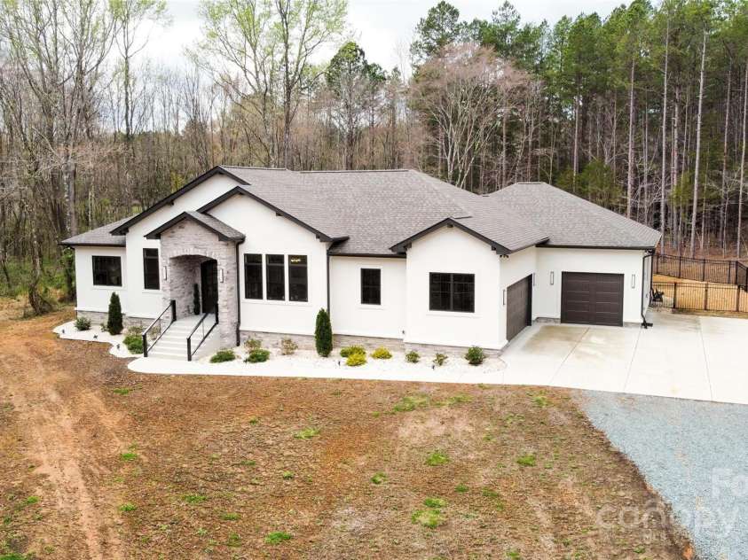1208 Union Road, Matthews, NC 28104.  MLS# CAR4238047, YatesRealty ID 9302. 