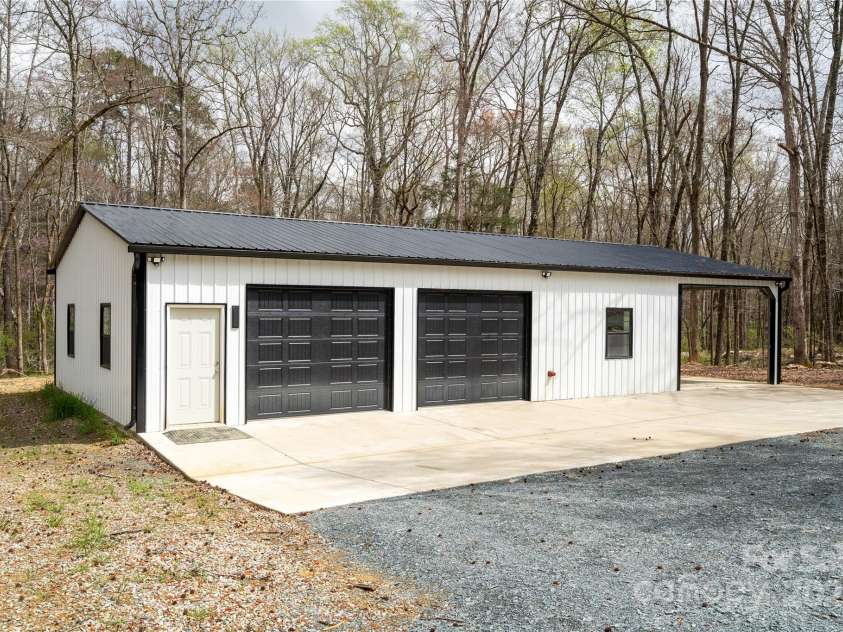 1208 Union Road, Matthews, NC 28104.  MLS# CAR4238047, YatesRealty ID 9302. 