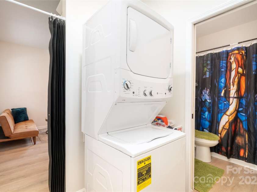 1208 Union Road, Matthews, NC 28104.  MLS# CAR4238047, YatesRealty ID 9302. 