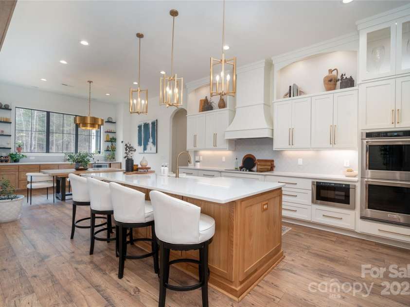 1208 Union Road, Matthews, NC 28104.  MLS# CAR4238047, YatesRealty ID 9302. 