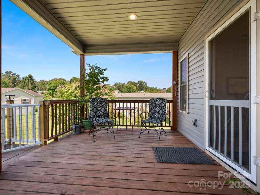 43 Middle Street, Hendersonville, NC 28792.  MLS# CAR4319645, YatesRealty ID 9303. 