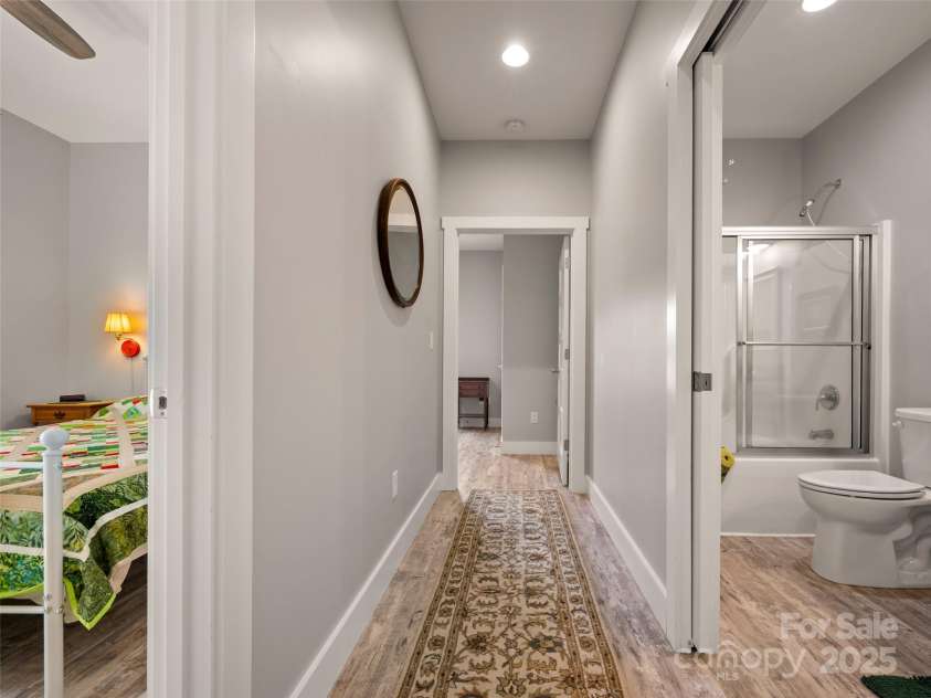 43 Middle Street, Hendersonville, NC 28792.  MLS# CAR4319645, YatesRealty ID 9303. 