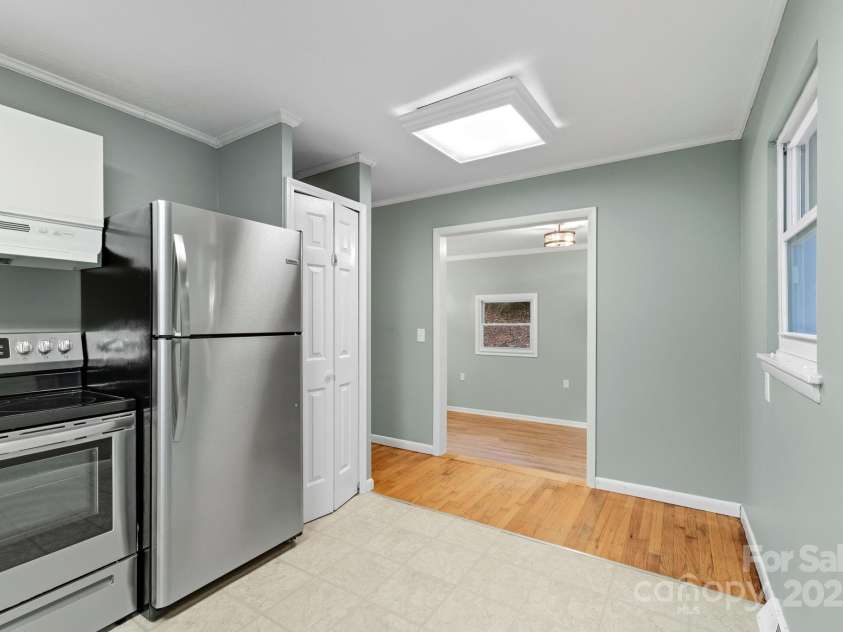 51 Campground Road, Asheville, NC 28805.  MLS# CAR4274929, YatesRealty ID 9303. Nice sized pantry