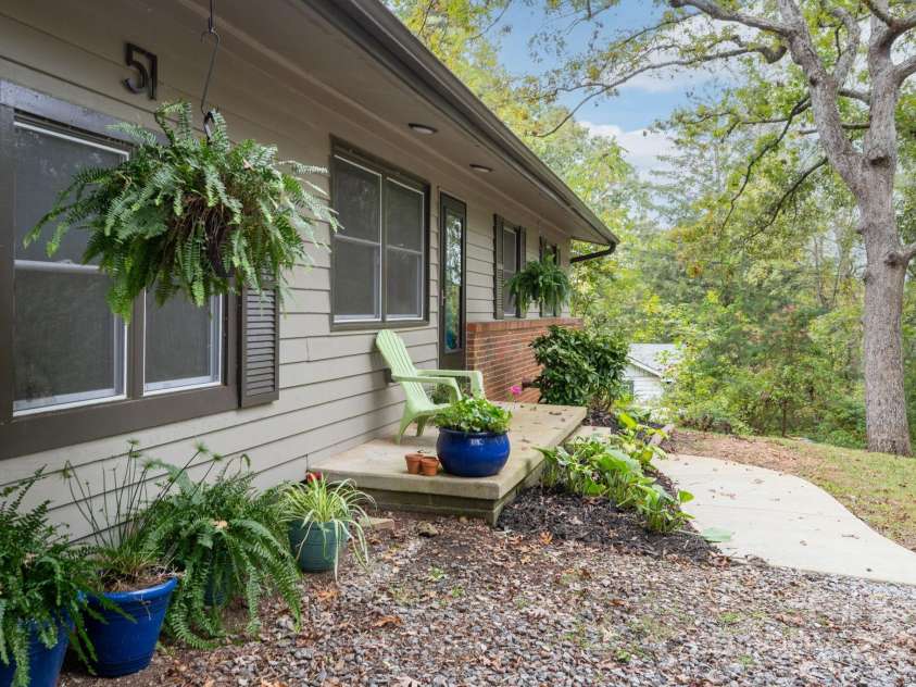 51 Campground Road, Asheville, NC 28805.  MLS# CAR4274929, YatesRealty ID 9303. Spacious level driveway