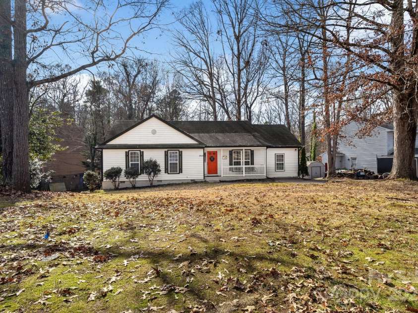 1919 Crooked Creek Drive, Charlotte, NC 28214.  MLS# CAR4210134, YatesRealty ID 9305. 