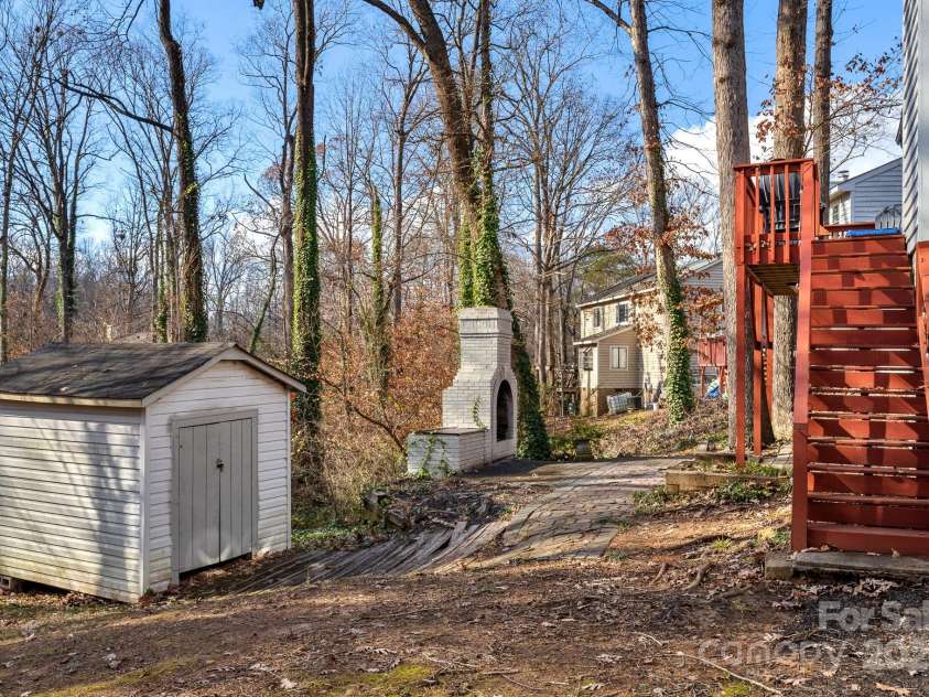 1919 Crooked Creek Drive, Charlotte, NC 28214.  MLS# CAR4210134, YatesRealty ID 9305. 