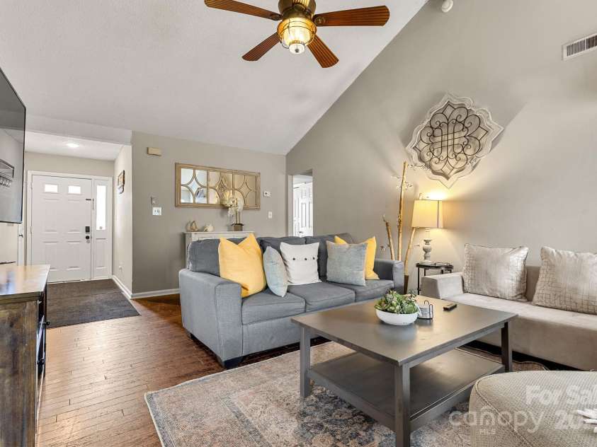 1919 Crooked Creek Drive, Charlotte, NC 28214.  MLS# CAR4210134, YatesRealty ID 9305. 