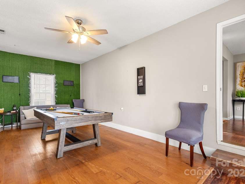 1919 Crooked Creek Drive, Charlotte, NC 28214.  MLS# CAR4210134, YatesRealty ID 9305. 