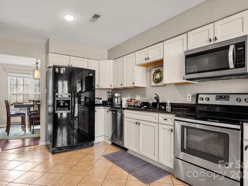 1919 Crooked Creek Drive, Charlotte, NC 28214.  MLS# CAR4210134, YatesRealty ID 9305. 